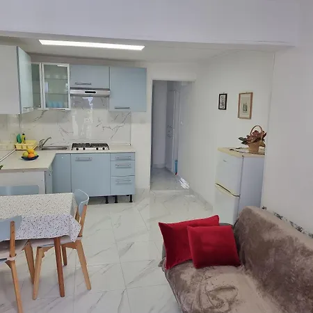 Komfortables In Und Nur 500 Meter Zum Mit Privater Terrasse * Rovinj
