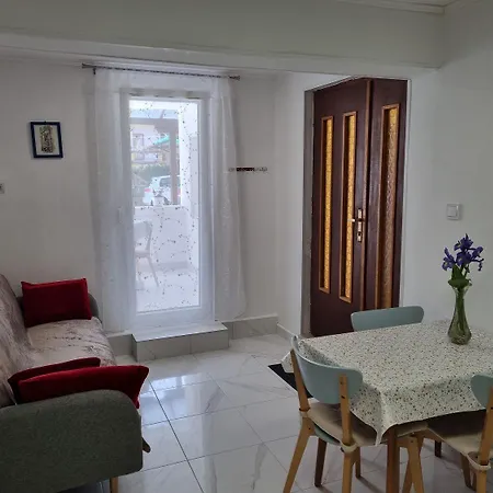 Komfortables In Und Nur 500 Meter Zum Mit Privater Terrasse * Rovinj