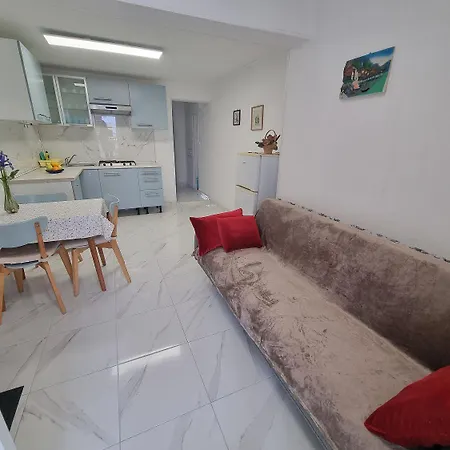 Komfortables In Und Nur 500 Meter Zum Mit Privater Terrasse Lejlighed